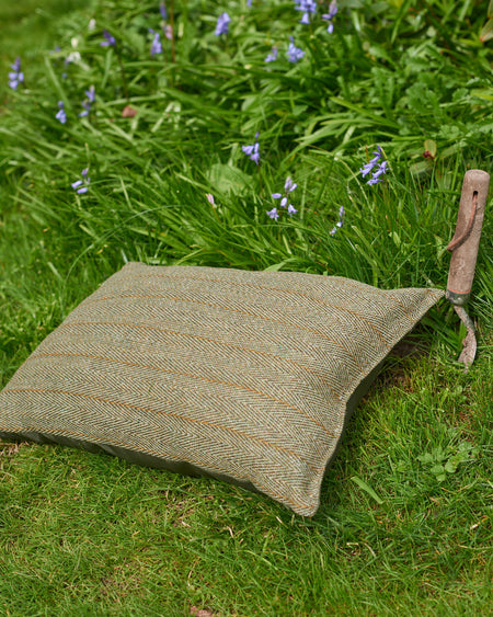 Tweed Garden kneeler With Water Resistant Backing