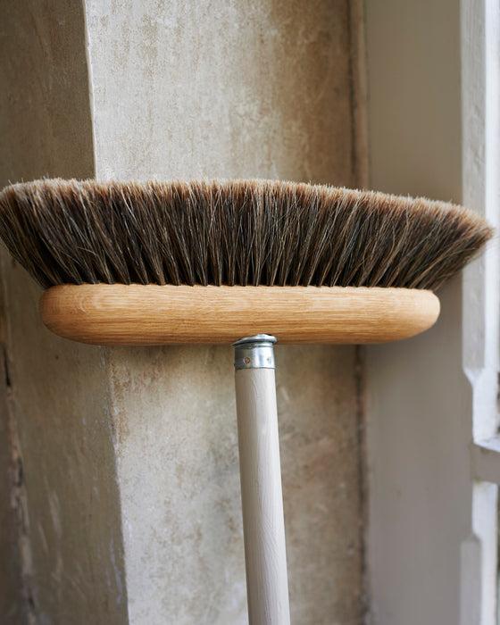 Finest quality oak broom head - in split horsehair