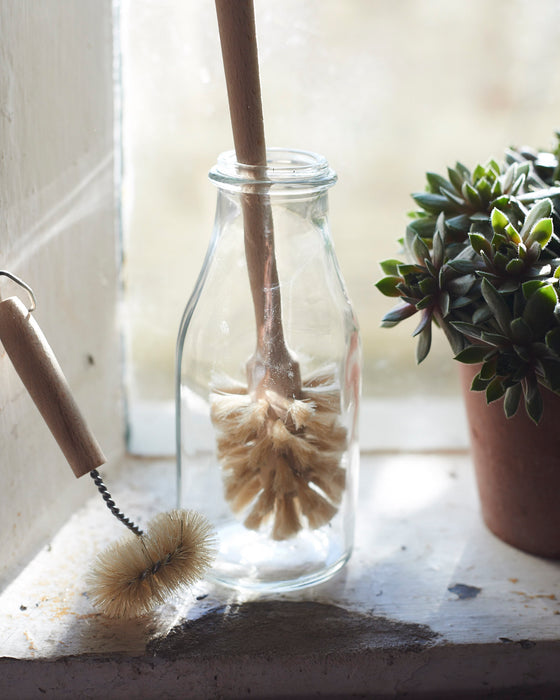 Milk bottle brush with natural bristles and beechwood handle