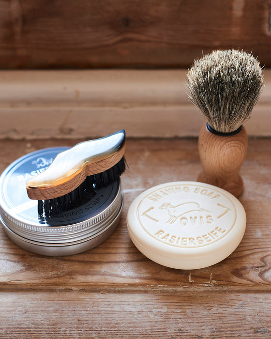 Sheep's milk shaving soap in retro aluminium tin.