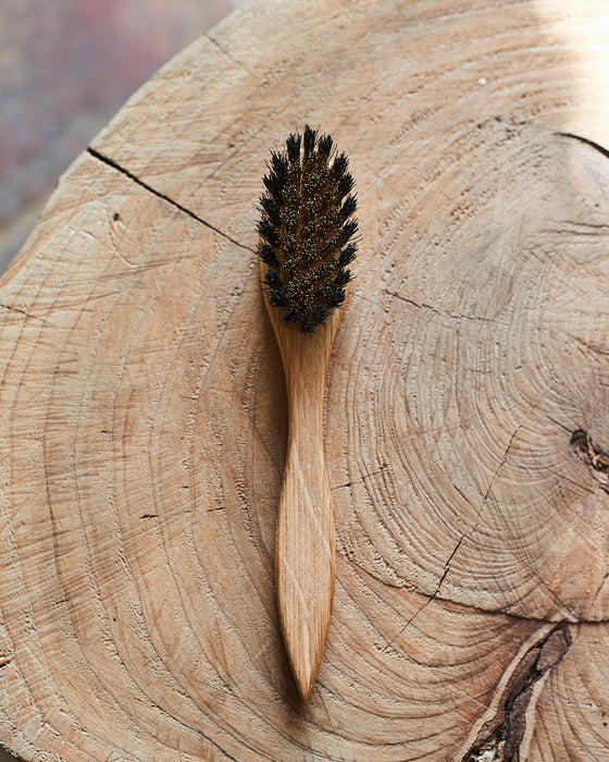 suede brush with oiled oakwood handle