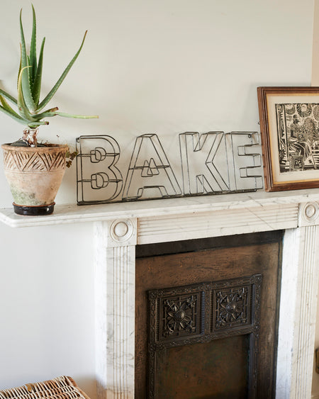 Zinc metal wire sign - BAKE.