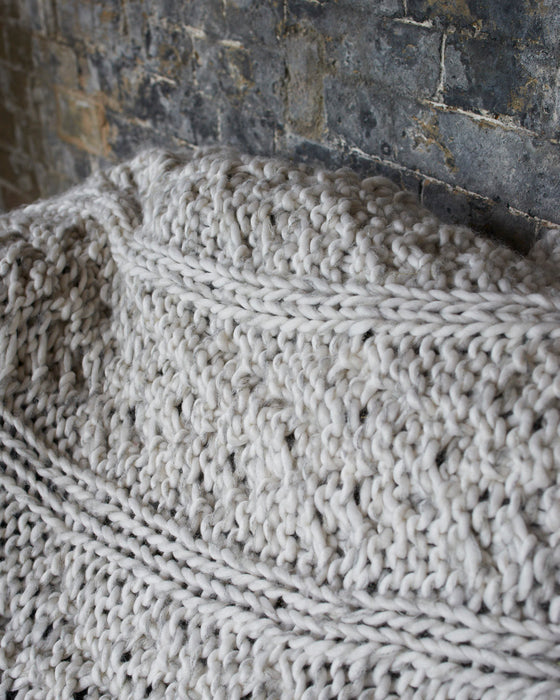 Chunky cable knitted throw - off white/light grey